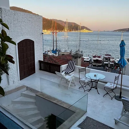 Castle81homes Women - Only For Women بيت شباب مرمريس